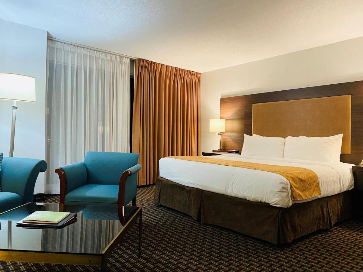 Ramada By Wyndham Belleville Harbourview Conference Center Eksteriør bilde