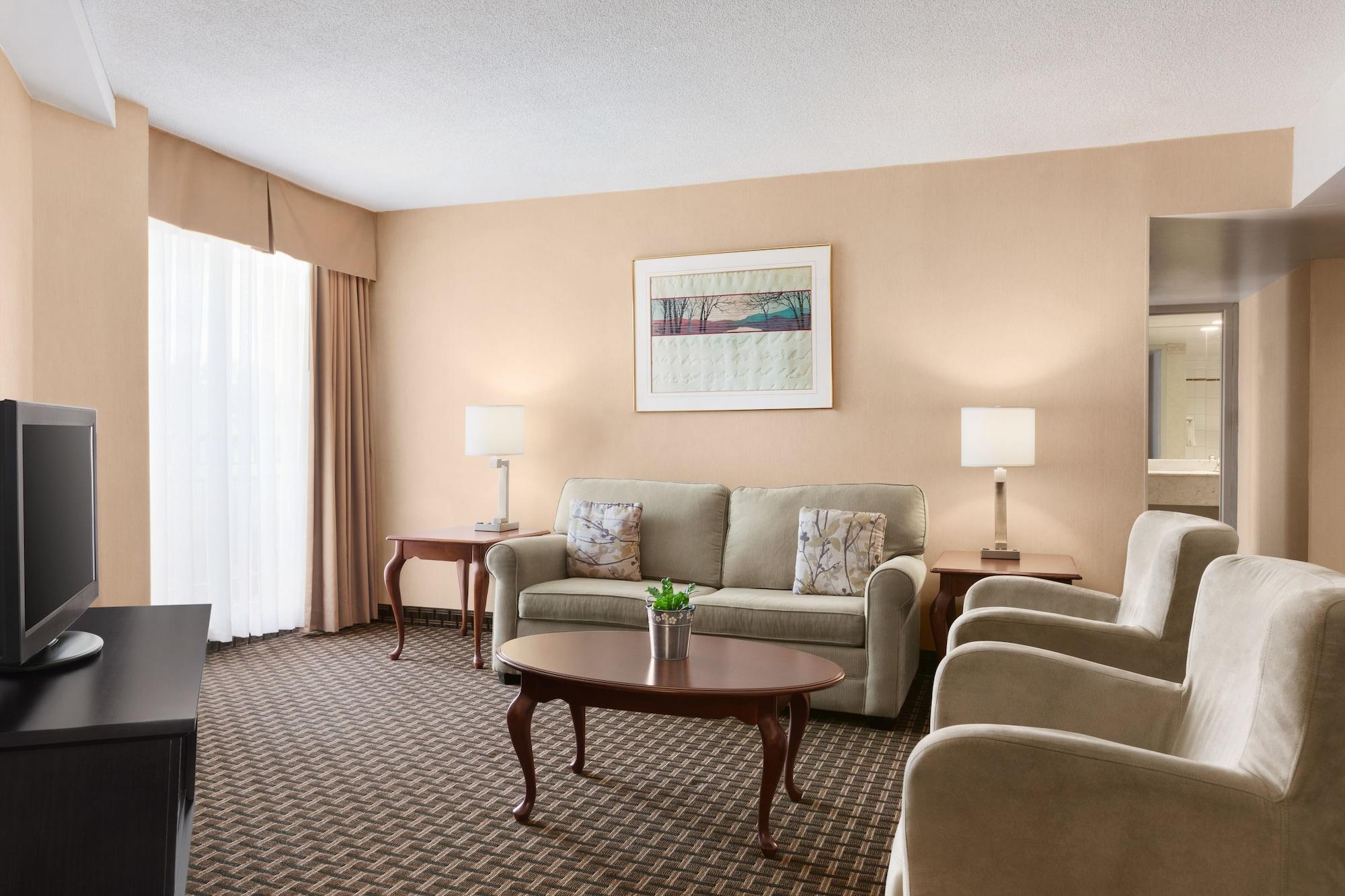 Ramada By Wyndham Belleville Harbourview Conference Center Eksteriør bilde