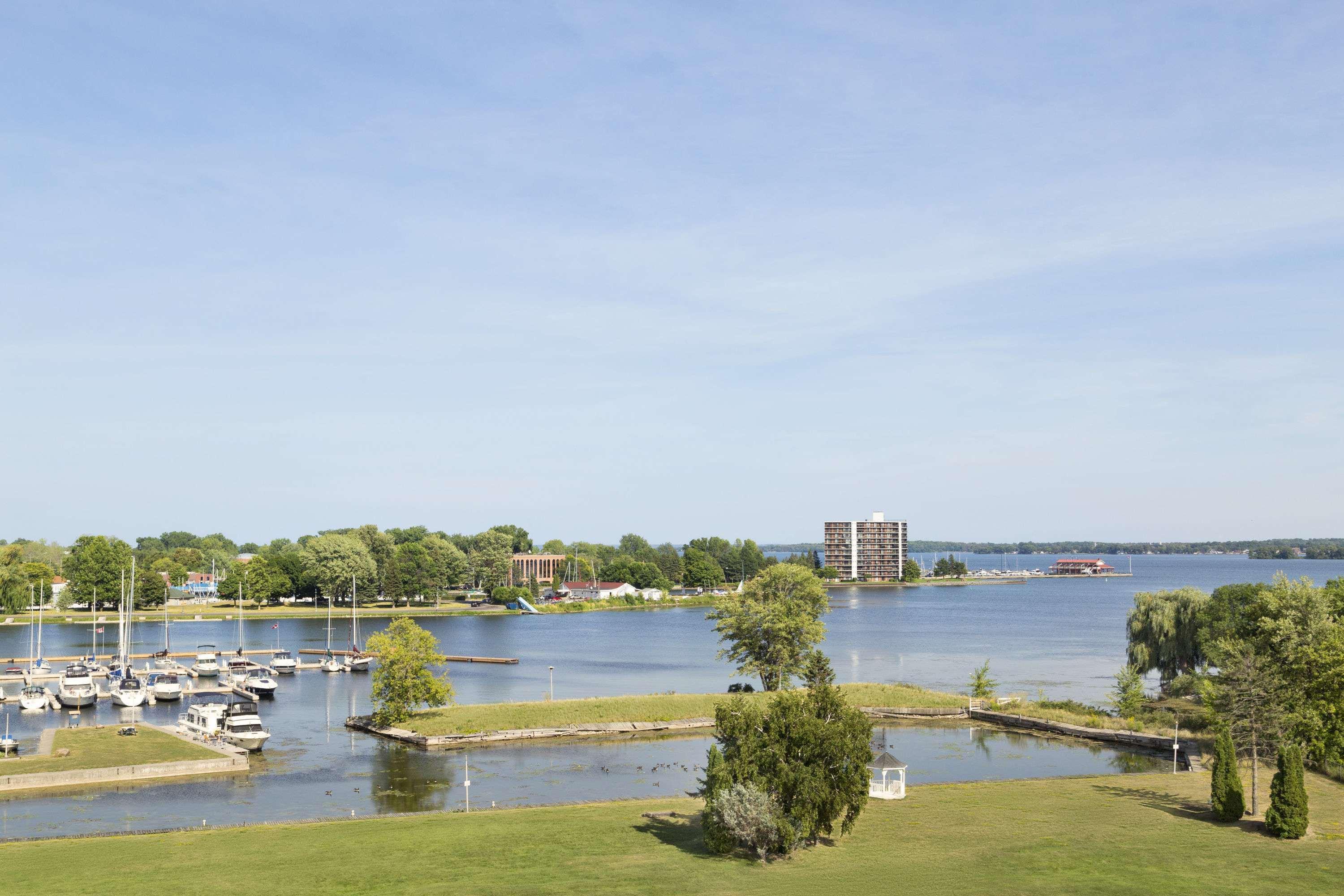 Ramada By Wyndham Belleville Harbourview Conference Center Eksteriør bilde