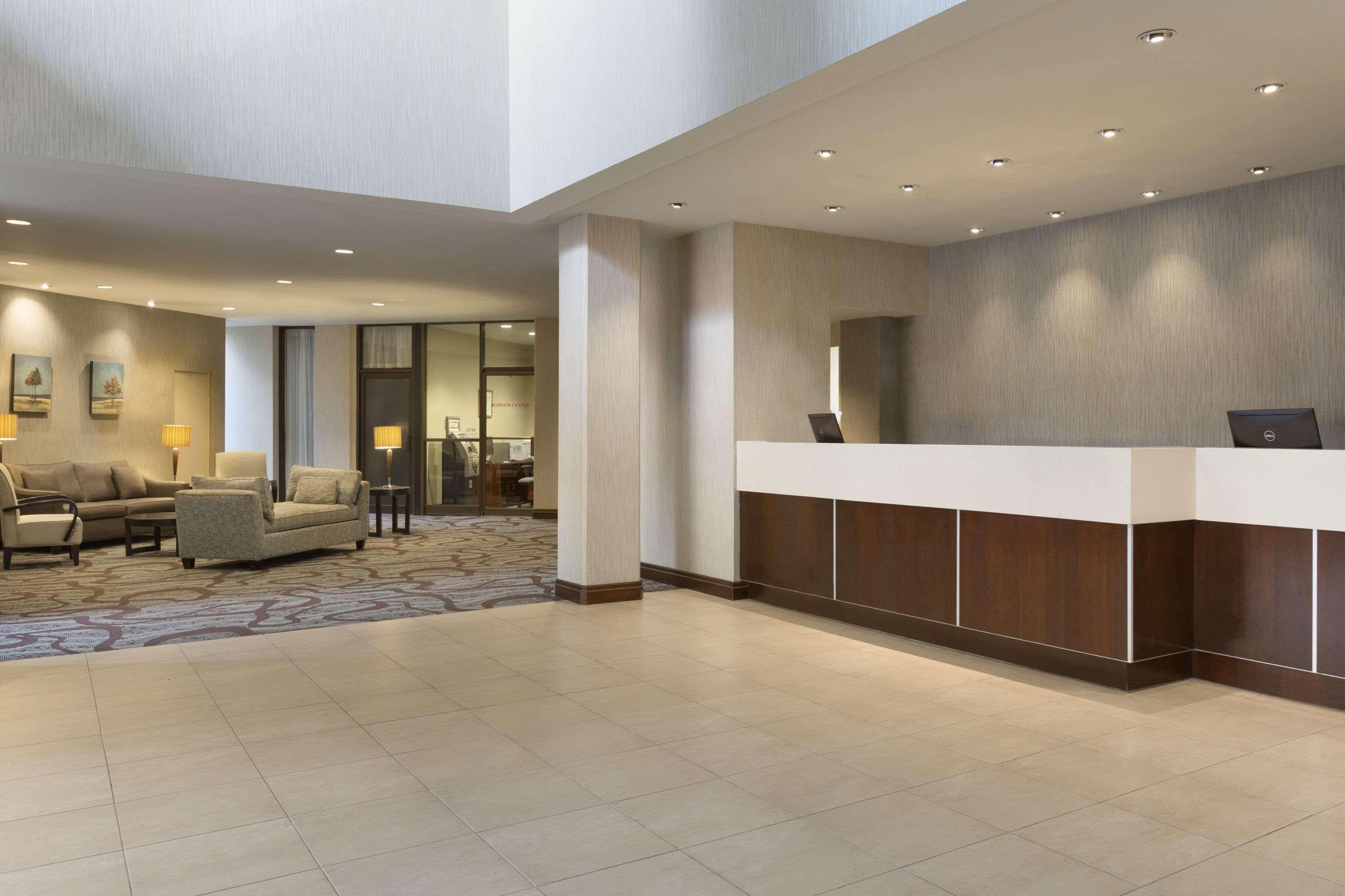 Ramada By Wyndham Belleville Harbourview Conference Center Eksteriør bilde