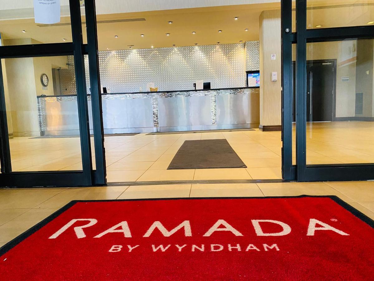 Ramada By Wyndham Belleville Harbourview Conference Center Eksteriør bilde