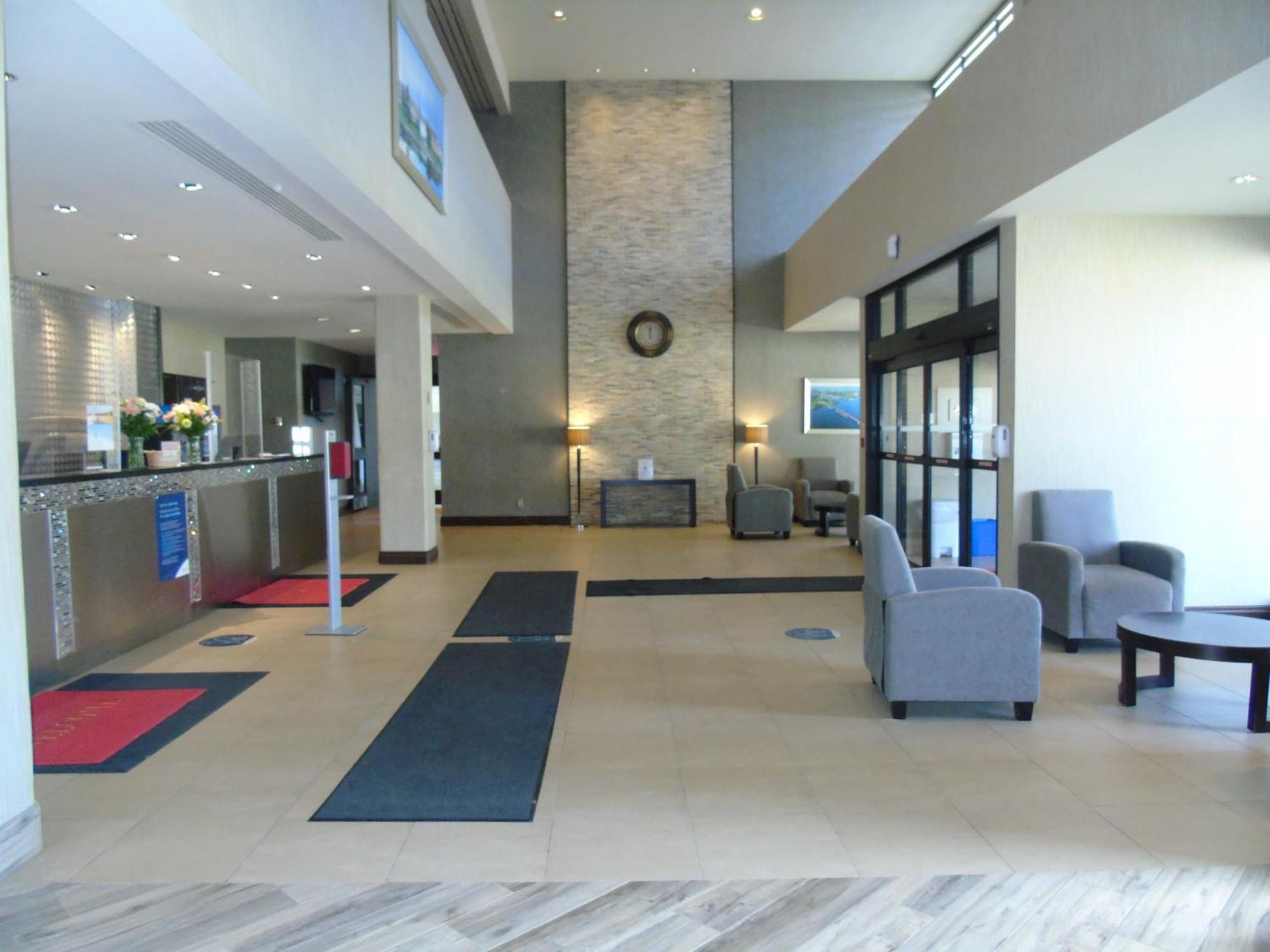 Ramada By Wyndham Belleville Harbourview Conference Center Eksteriør bilde